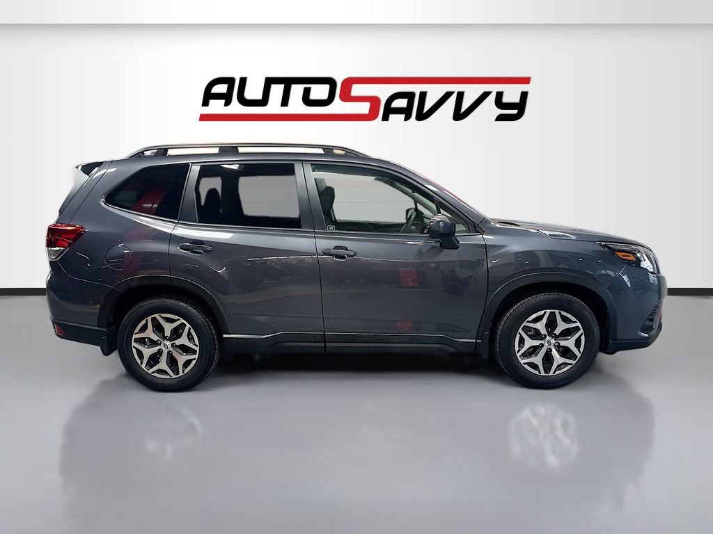 Used 2024 Subaru Forester Premium image 8