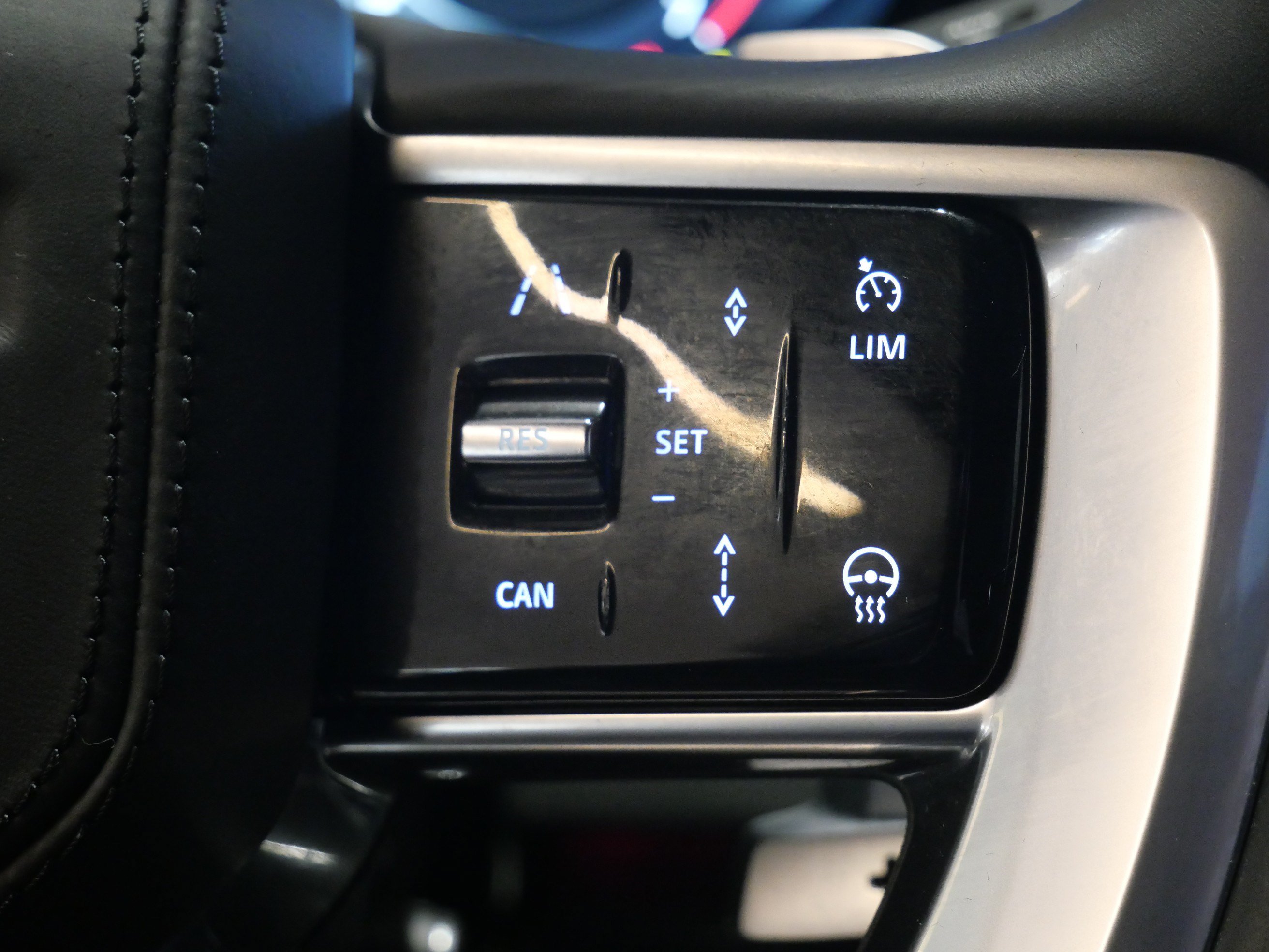 Certified 2023 Land Rover Range Rover SV AWD/4WD image 30