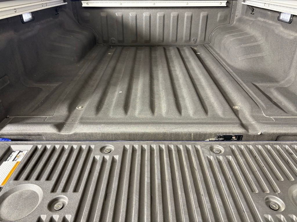 Used 2025 Nissan Frontier SV w/ SV Convenience Package RWD image 40