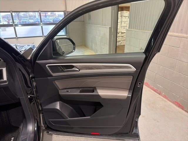 Used 2023 Volkswagen Atlas Cross Sport SE image 16