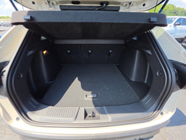 New 2026 Chevrolet Trax RS w/ Sunroof Package FWD image 17