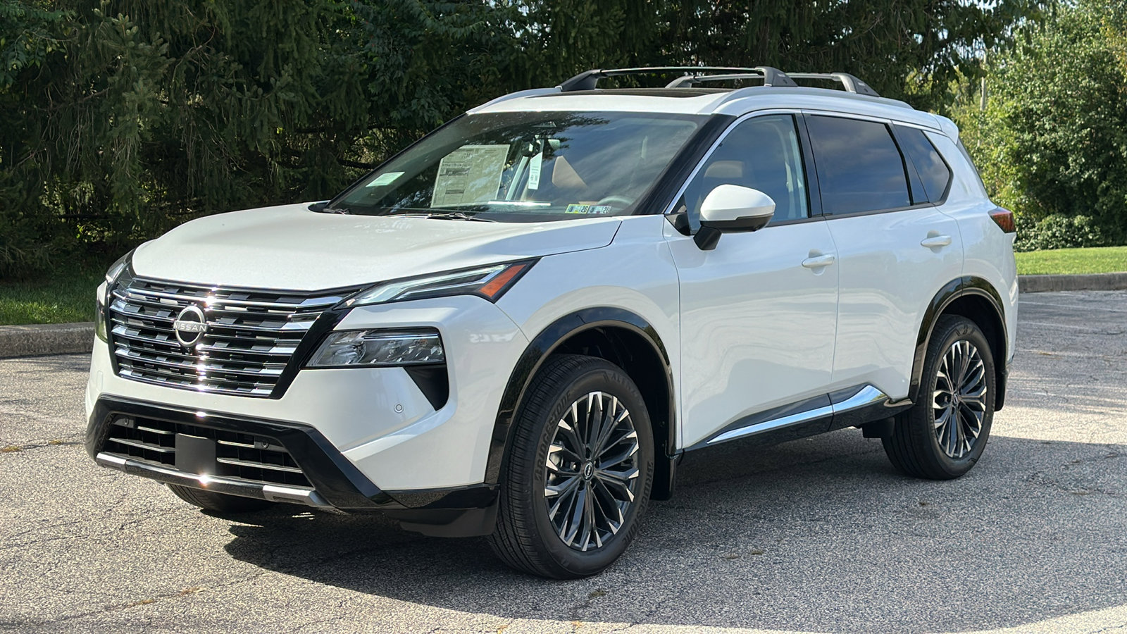 New 2026 Nissan Rogue Platinum image 2