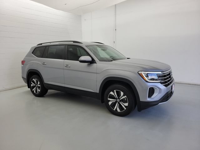 Used 2026 Volkswagen Atlas SE FWD image 4