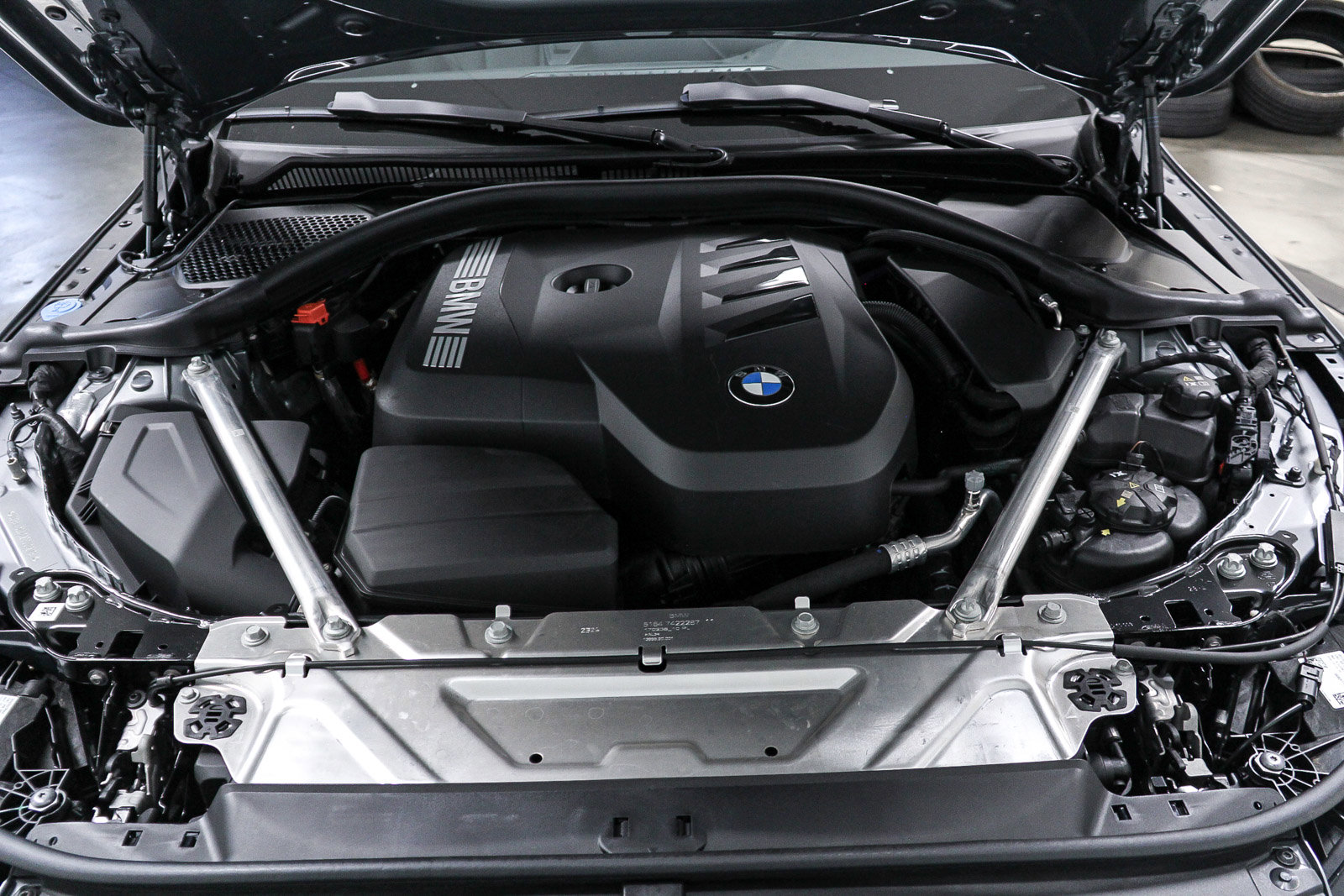 Used 2025 BMW 430i Coupe w/ Convenience Package image 27