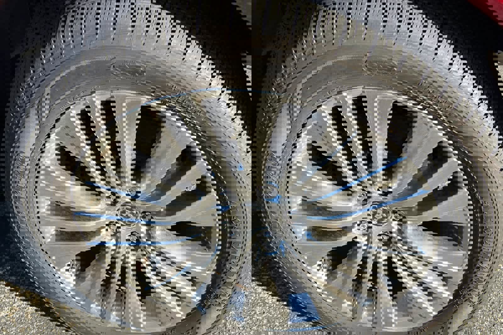 Used 2023 Toyota Venza Limited image 18