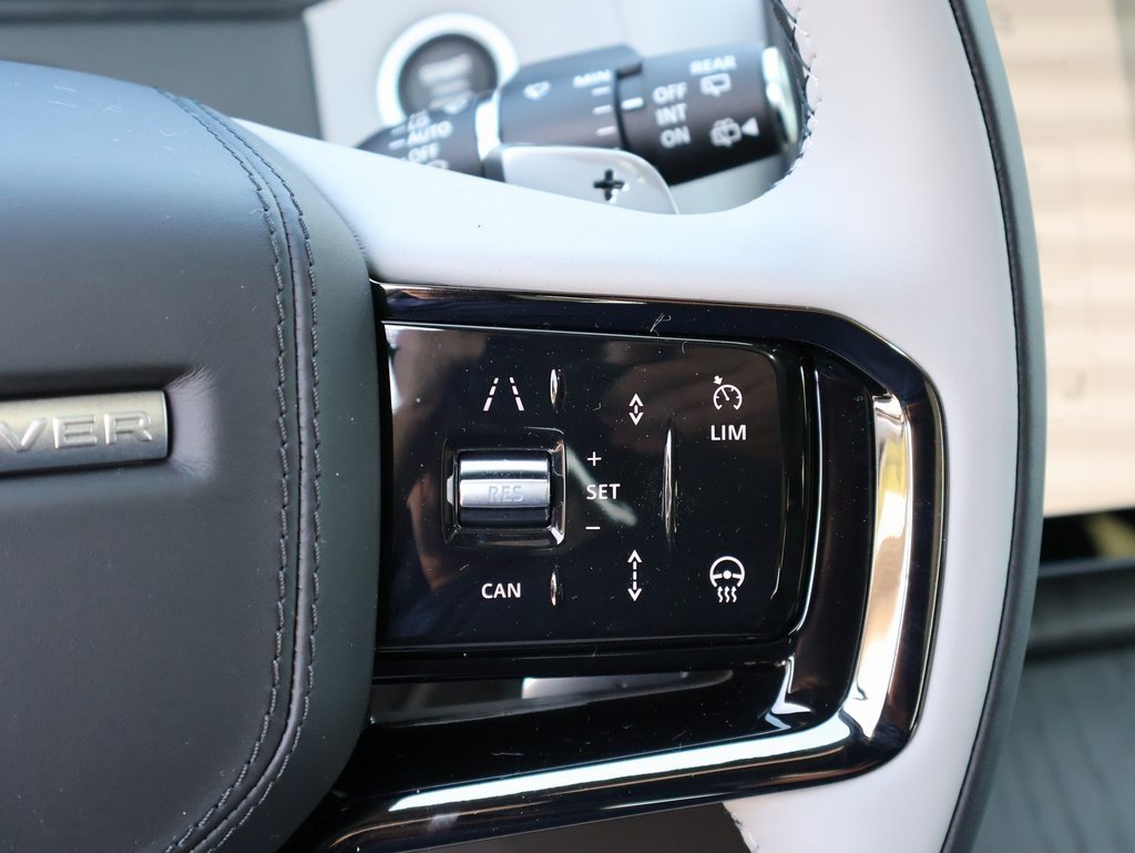 New 2026 Land Rover Range Rover Velar Dynamic SE image 32