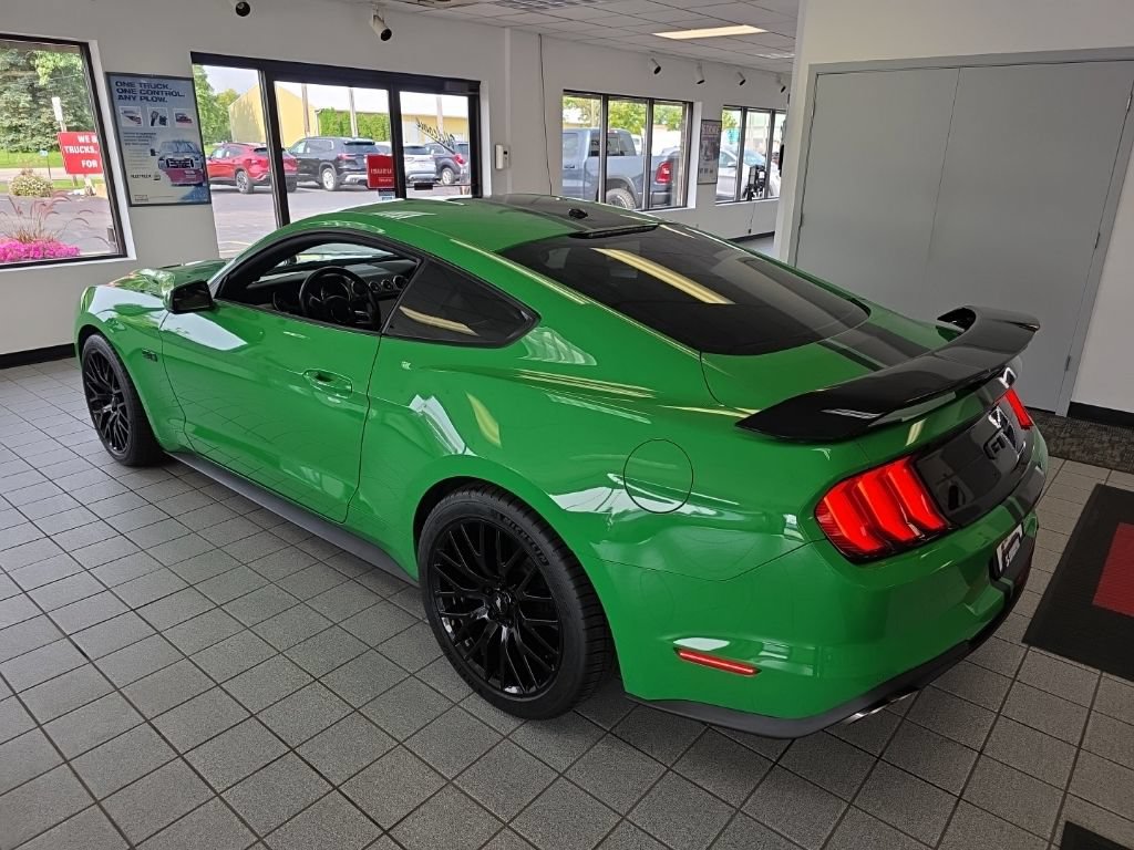 Used 2019 Ford Mustang GT Premium w/ GT Performance Package RWD image 3