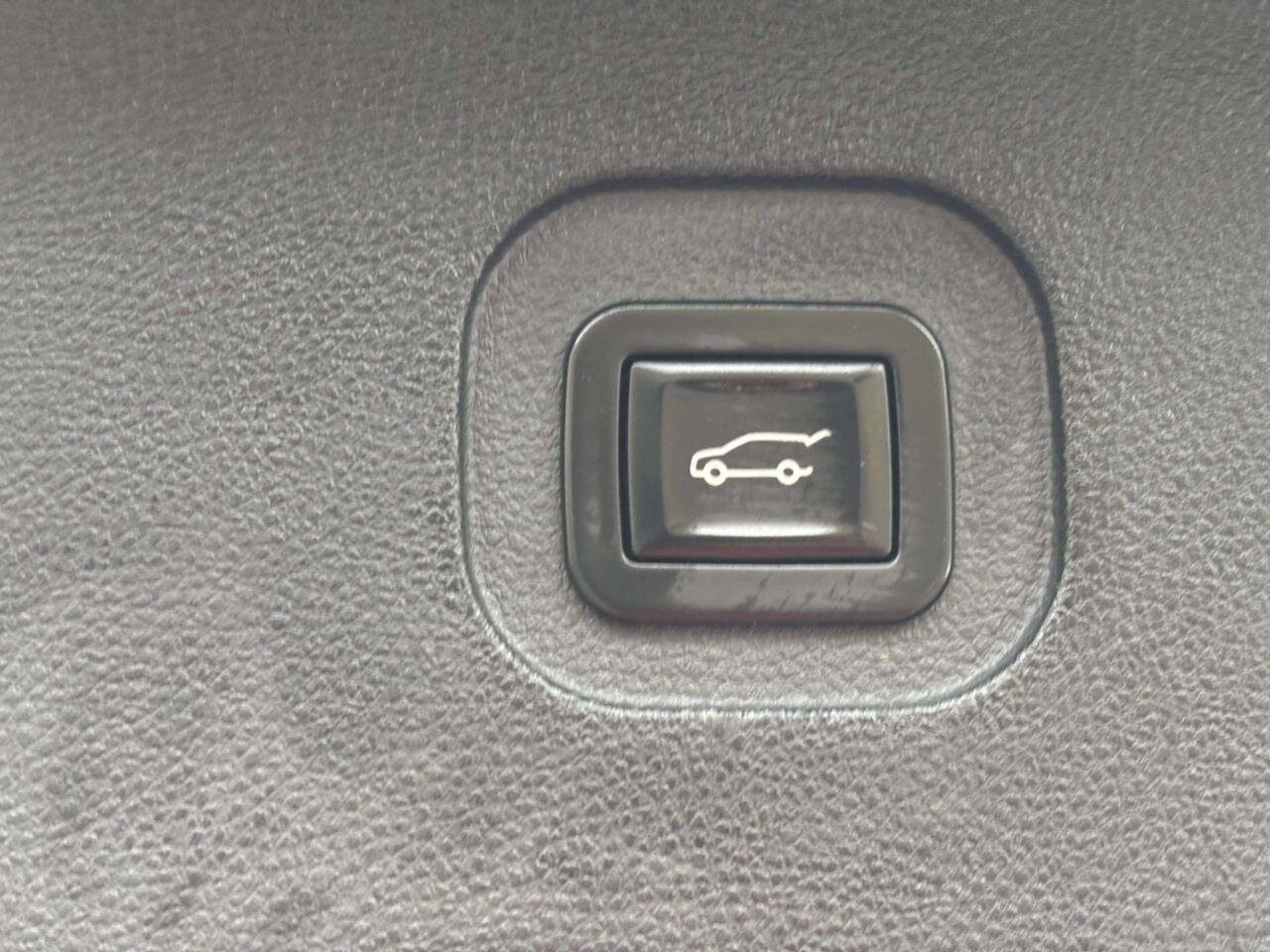 Used 2017 Chevrolet Equinox LT w/ Convenience Package FWD image 7