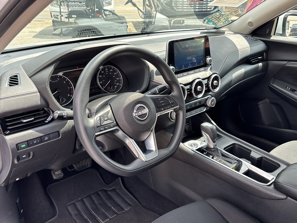 Used 2025 Nissan Sentra SV FWD image 11