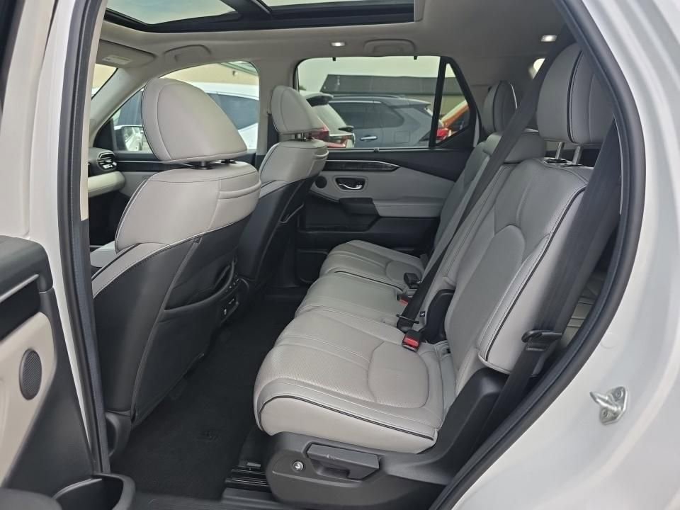 Used 2024 Honda Pilot Elite image 9