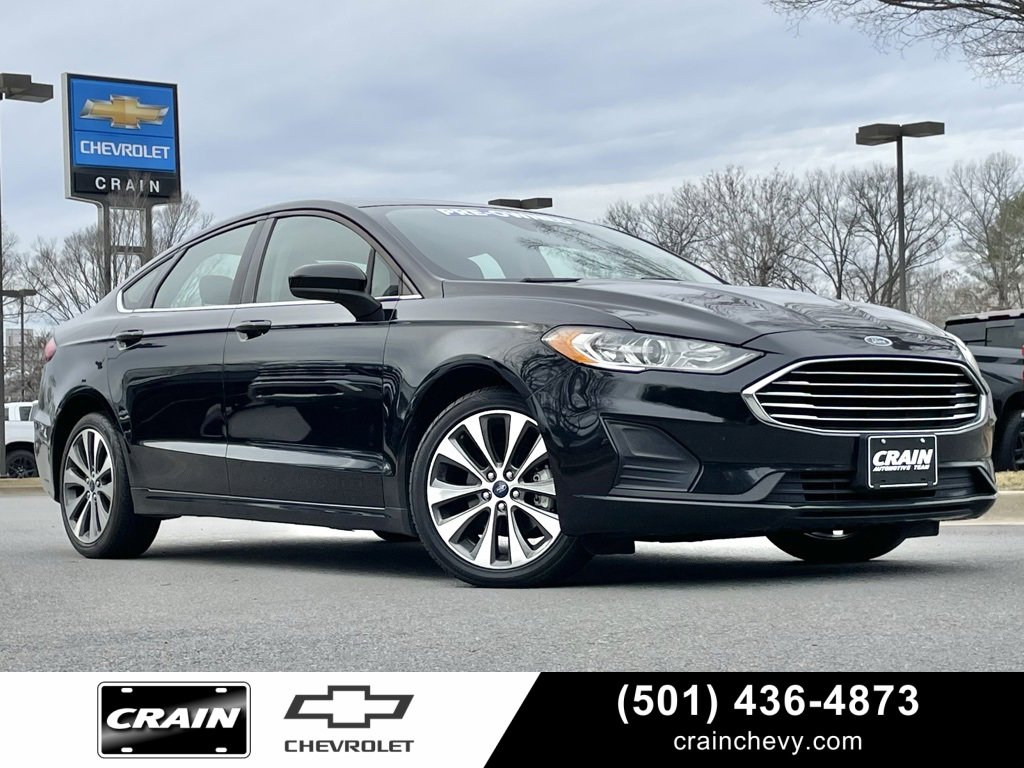 Used 2019 Ford Fusion SE image 1