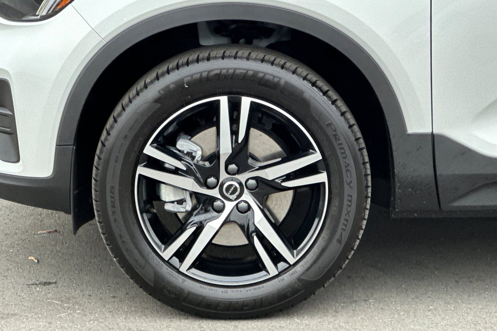 New 2026 Volvo XC40 B4 Core w/ Climate Package image 11