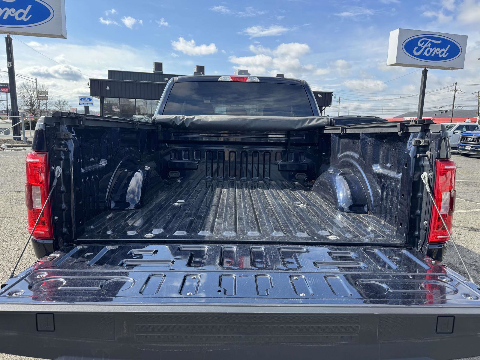 Used 2022 Ford F150 XLT image 9