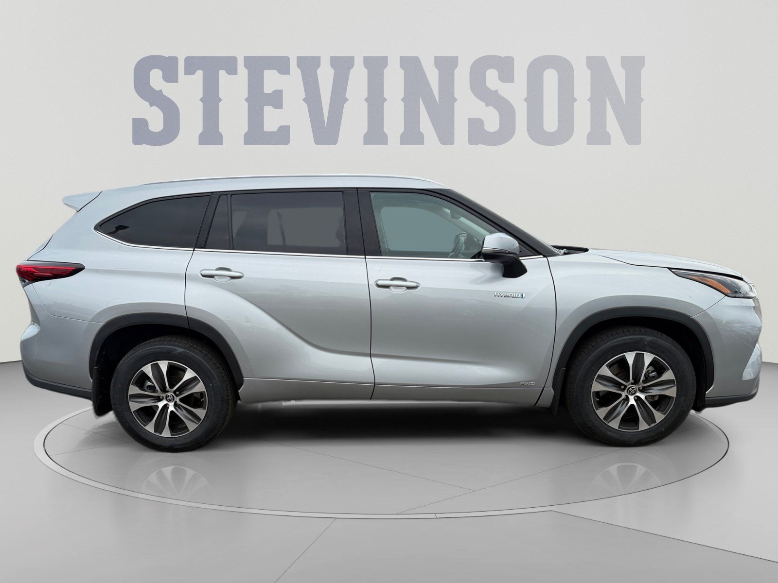 Certified 2021 Toyota Highlander XLE AWD/4WD image 6