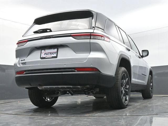 New 2025 Jeep Grand Cherokee Limited AWD/4WD image 37