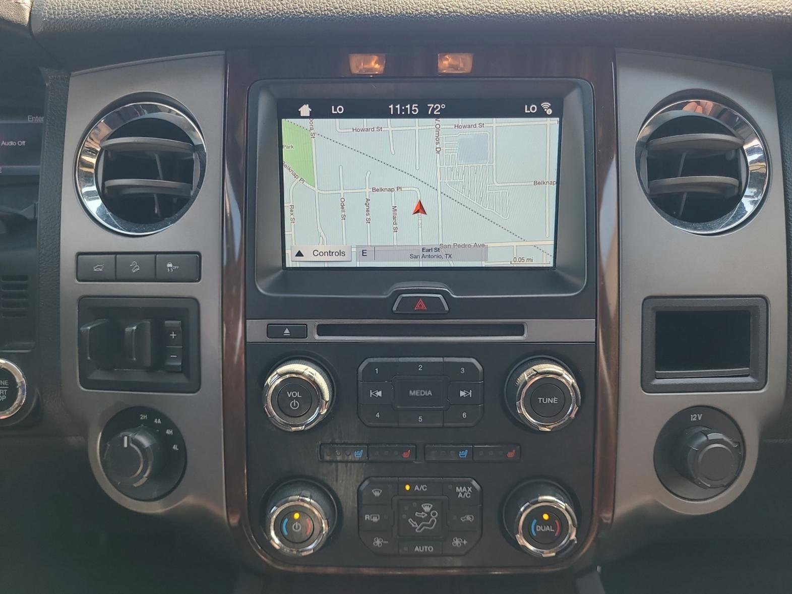 Used 2017 Ford Expedition Platinum image 14