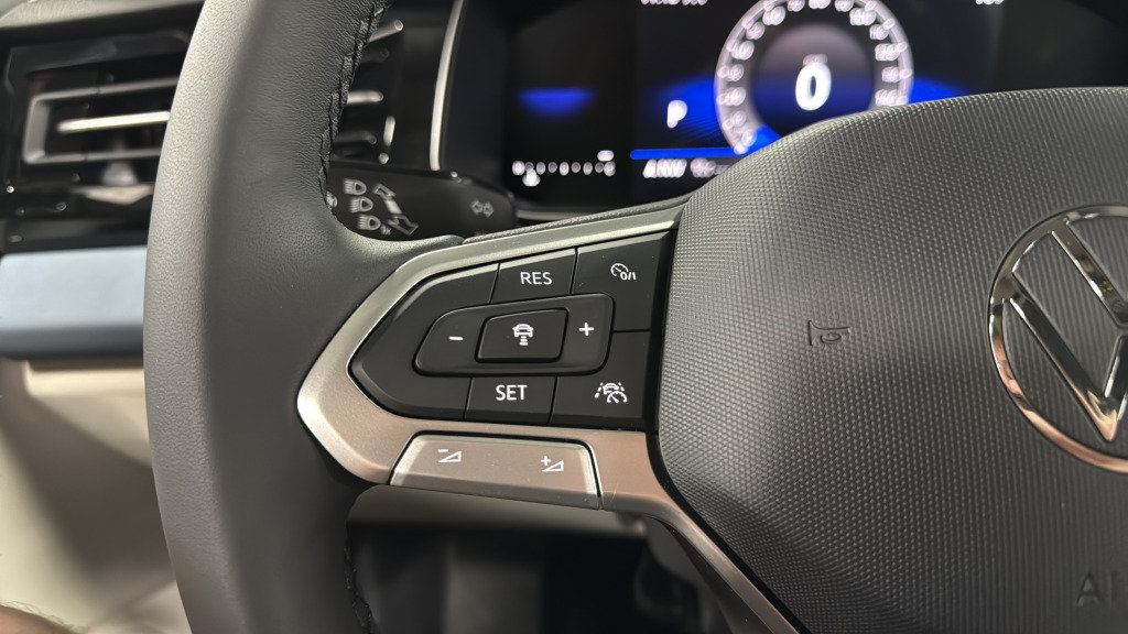 New 2026 Volkswagen Jetta SE FWD image 23