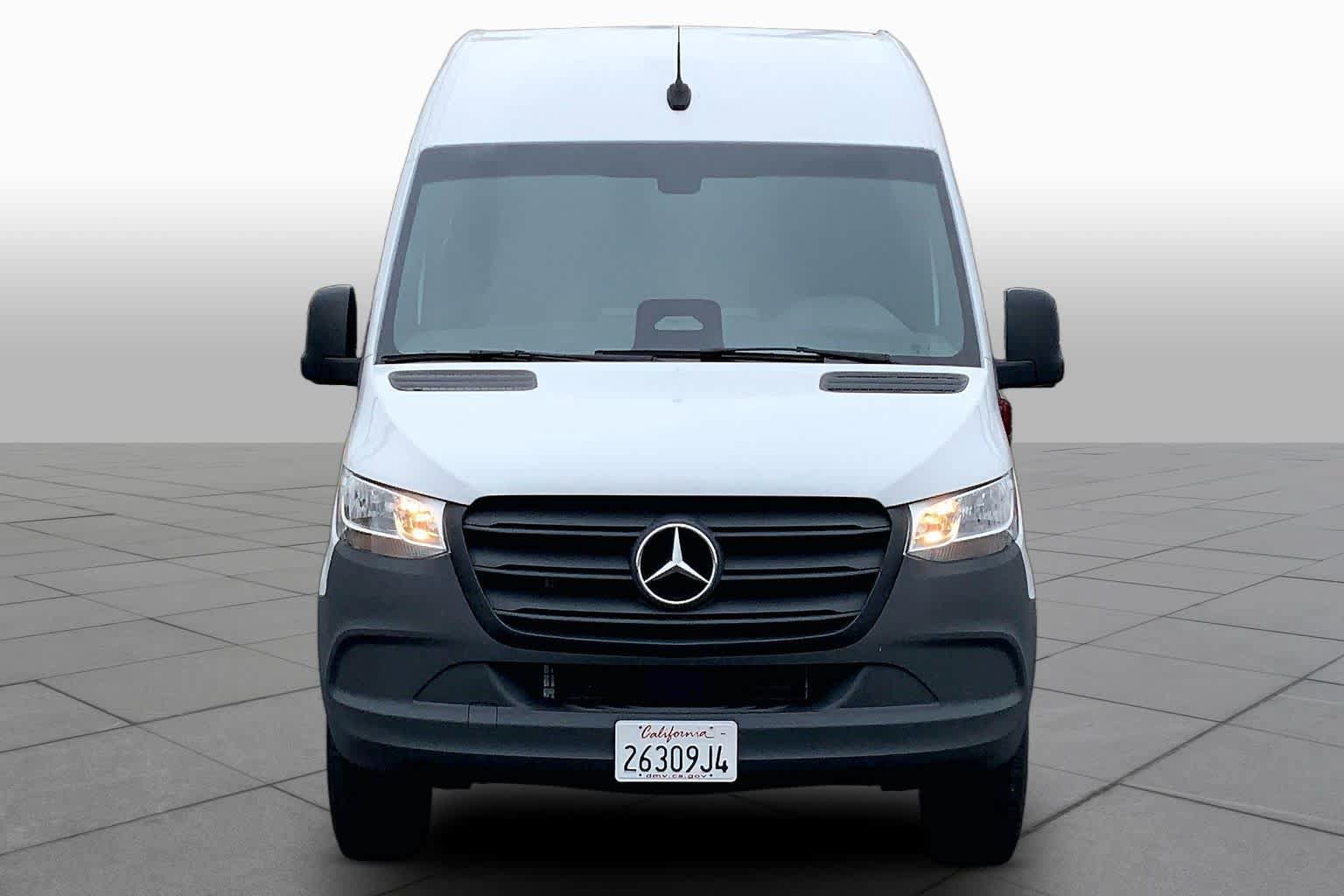 Used 2025 Mercedes-Benz Sprinter 2500 image 3