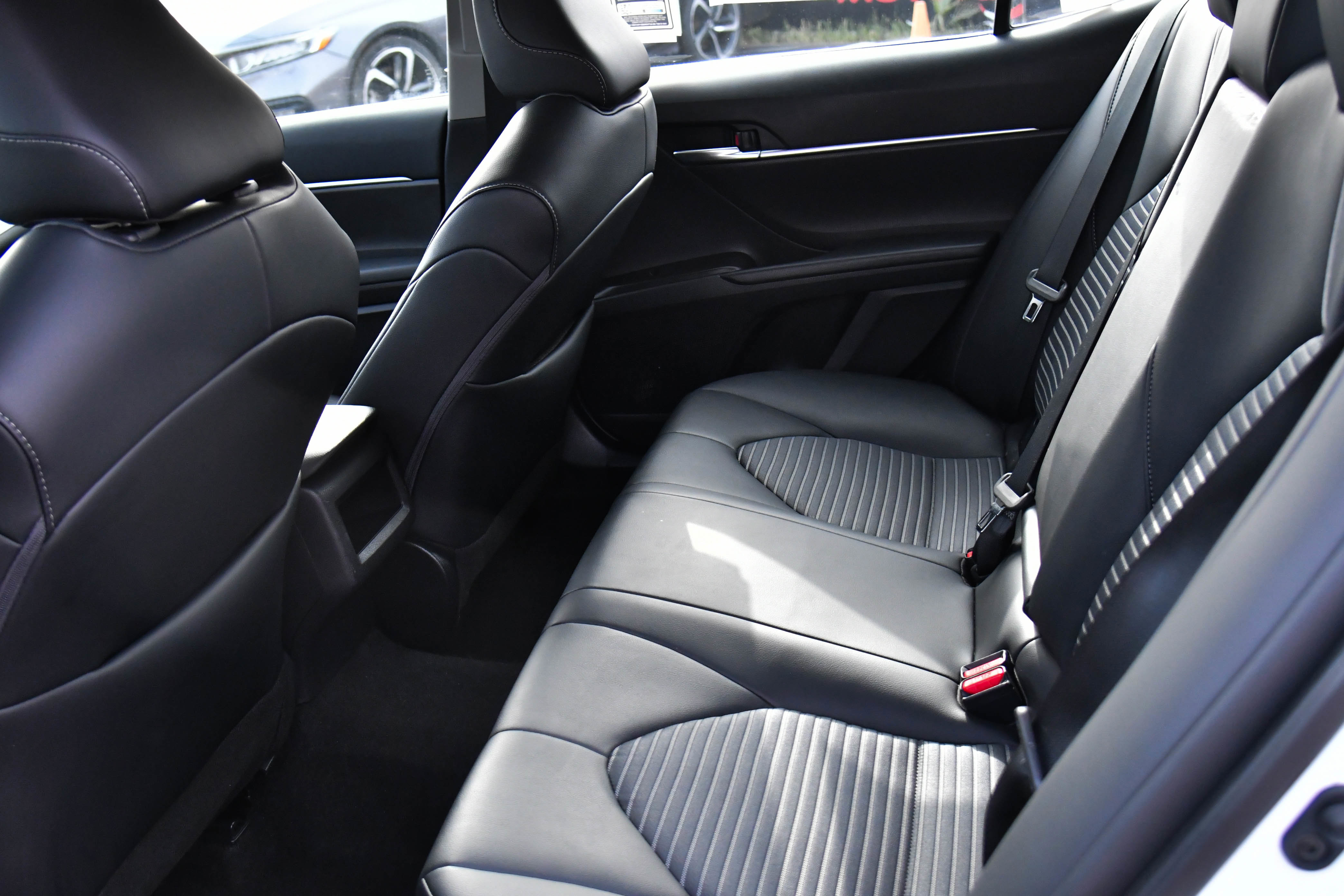 Used 2024 Toyota Camry SE image 33