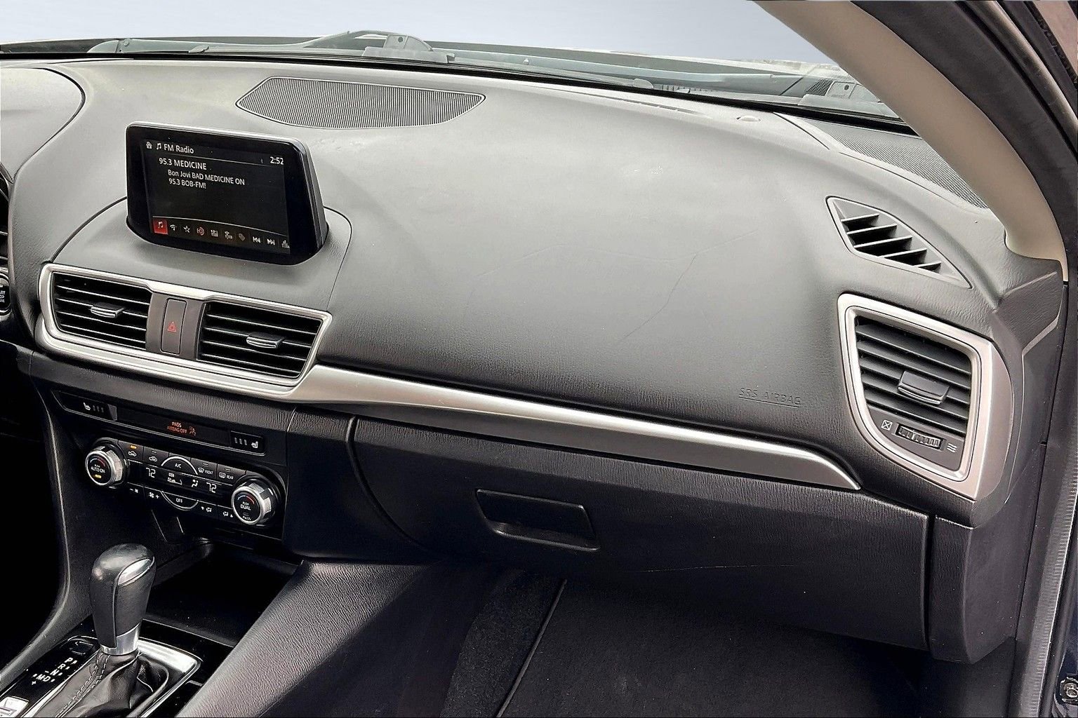 Used 2017 MAZDA MAZDA3 Touring image 15