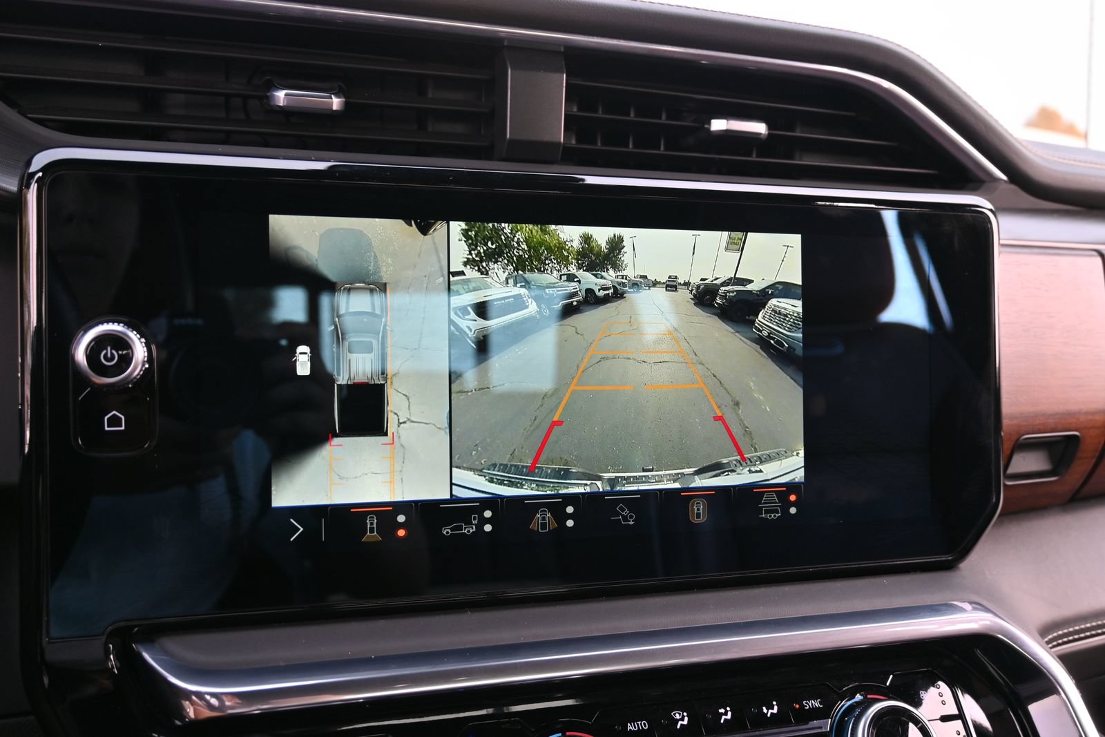 Used 2025 GMC Sierra 1500 Denali Ultimate AWD/4WD image 13