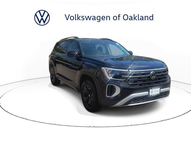 New 2026 Volkswagen Atlas Peak Edition AWD/4WD image 2