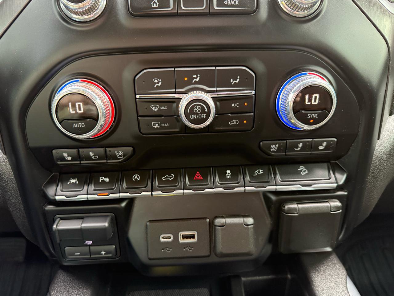 Used 2019 GMC Sierra 1500 AT4 w/ AT4 Premium Package AWD/4WD image 31