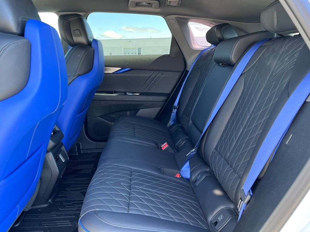 New 2026 Cadillac Optiq V AWD/4WD image 5