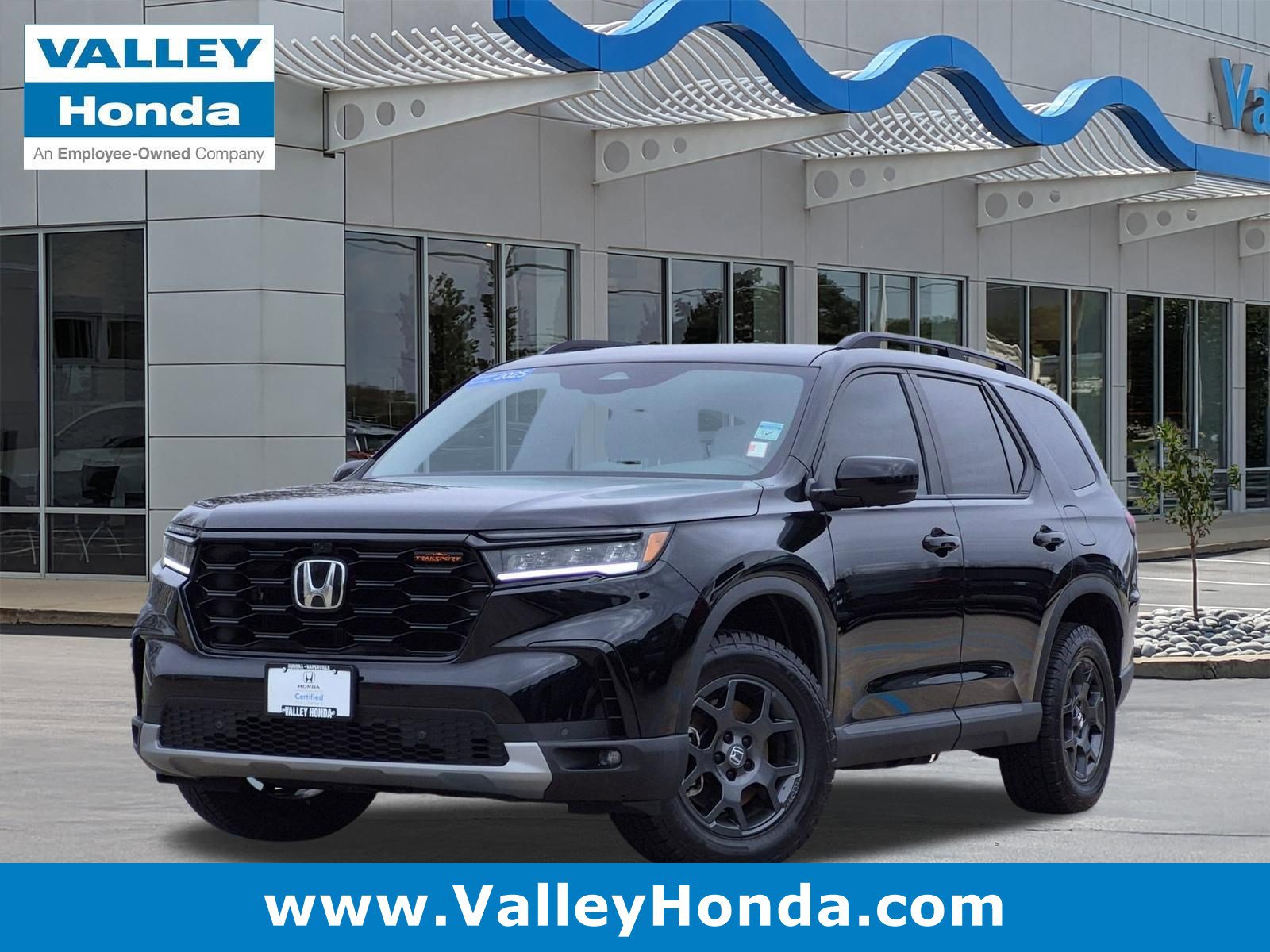 Certified 2025 Honda Pilot TrailSport