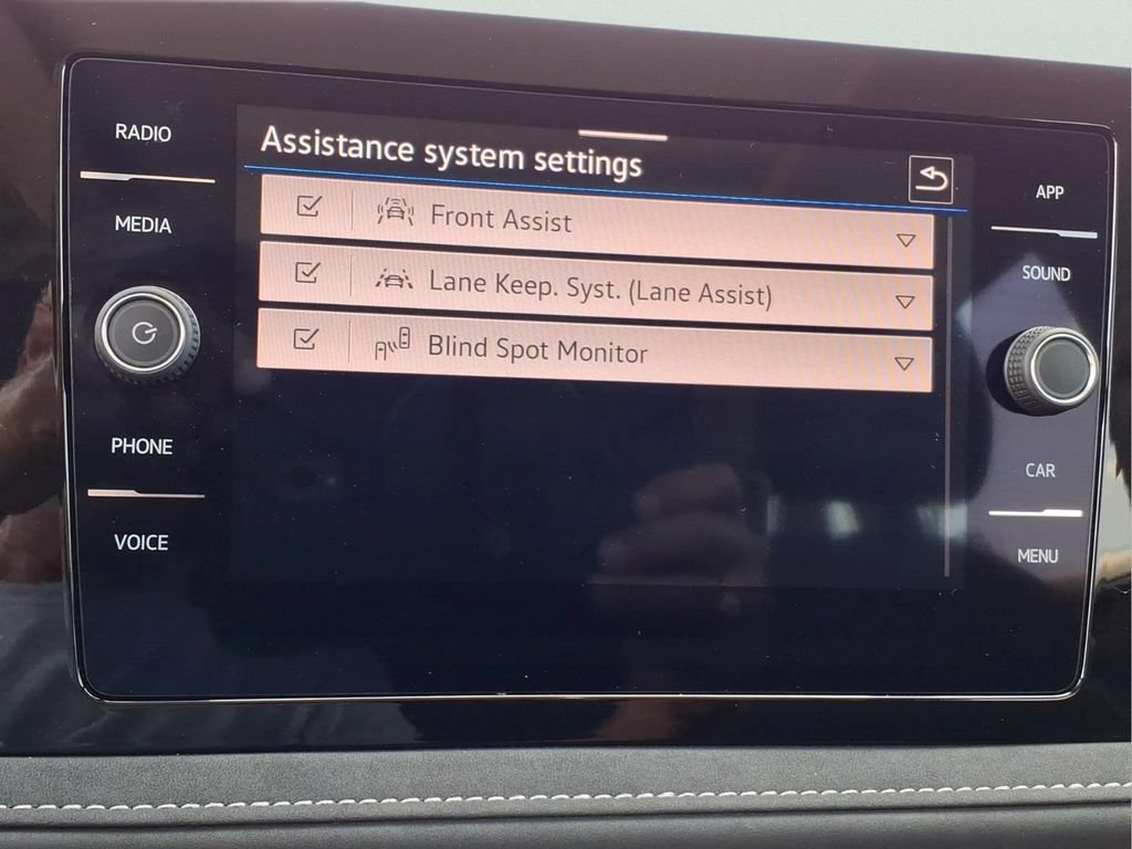 Certified 2025 Volkswagen Taos SE AWD/4WD image 12