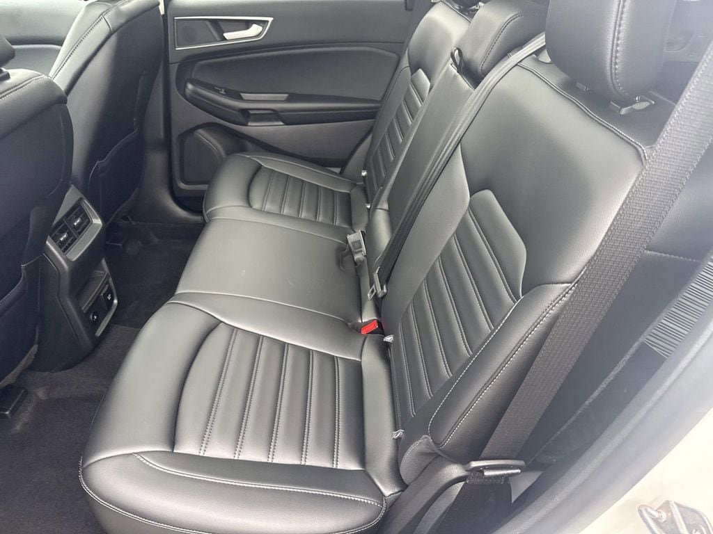 Used 2023 Ford Edge SEL w/ Convenience Package AWD/4WD image 16