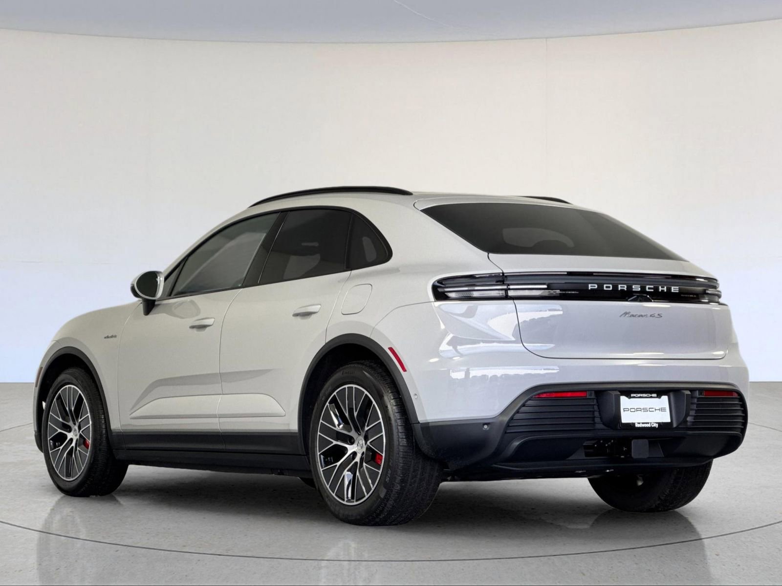 New 2026 Porsche Macan 4S Electric image 3