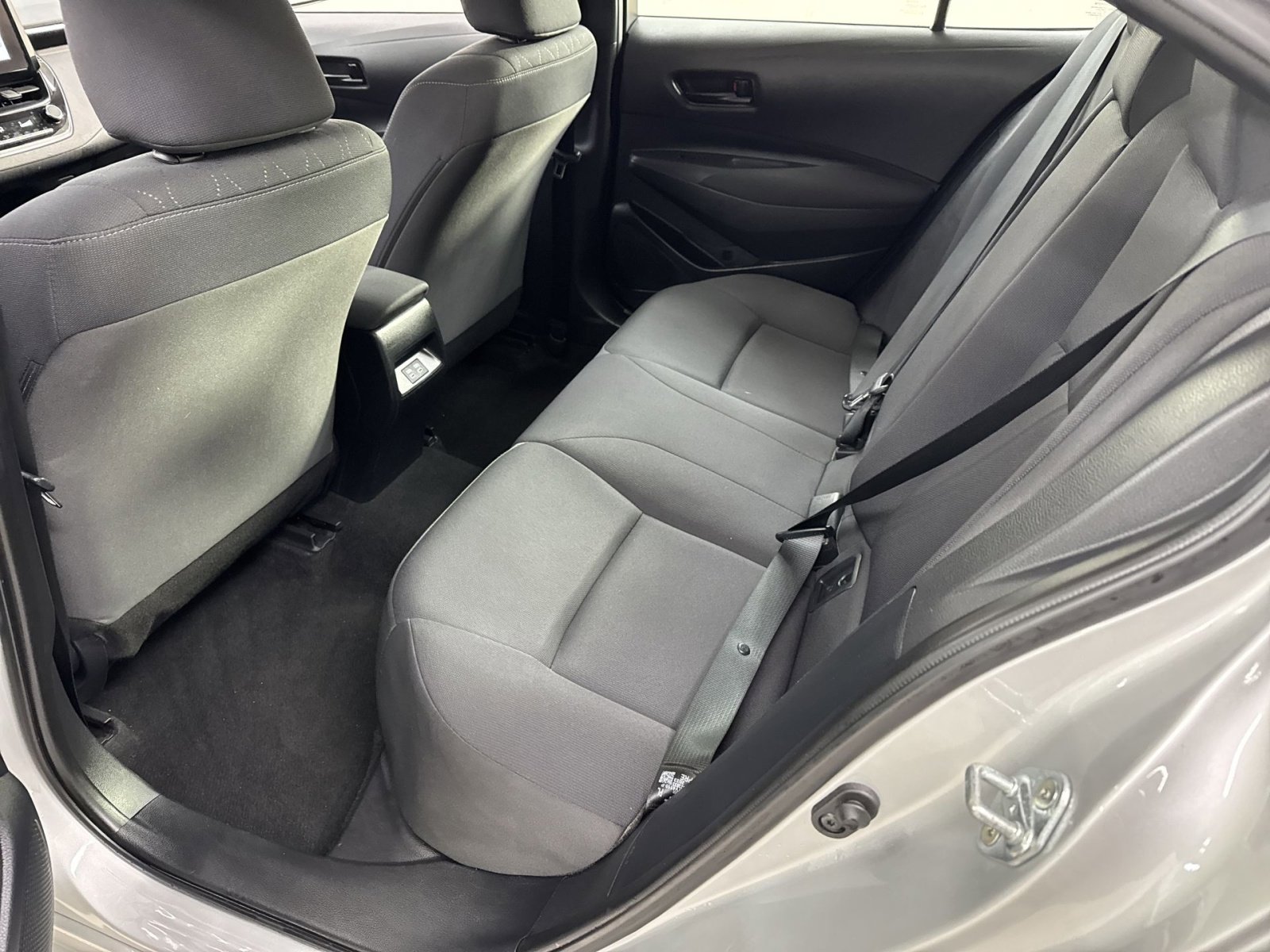 Used 2023 Toyota Corolla LE image 28