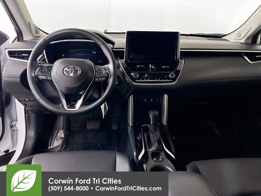 Used 2023 Toyota Corolla Cross XLE image 25