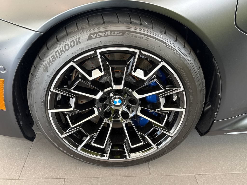 New 2027 BMW M5 w/ Executive Package AWD/4WD image 7