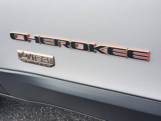 Used 2016 Jeep Cherokee 75th Anniversary FWD image 30