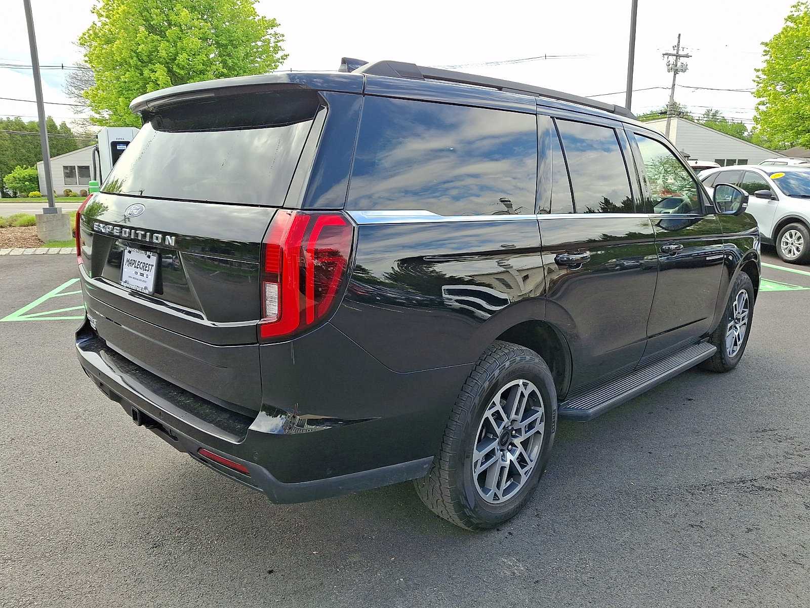Used 2025 Ford Expedition Active AWD/4WD image 5