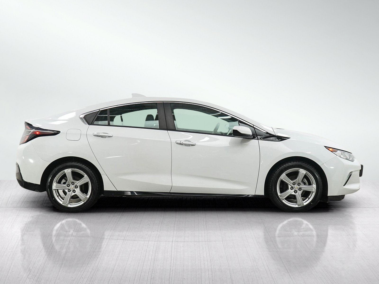 Used 2017 Chevrolet Volt LT w/ Comfort Package FWD image 6