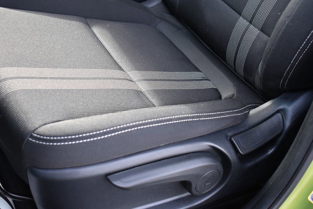 Used 2024 Hyundai Venue SEL image 14