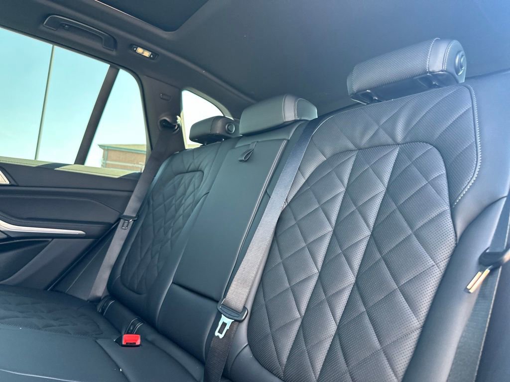 New 2026 BMW X5 xDrive40i w/ M Sport Package AWD/4WD image 22