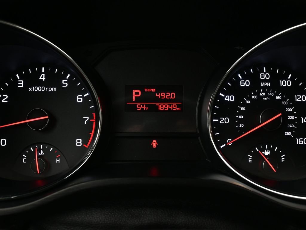 Used 2017 Kia Sedona LX image 12