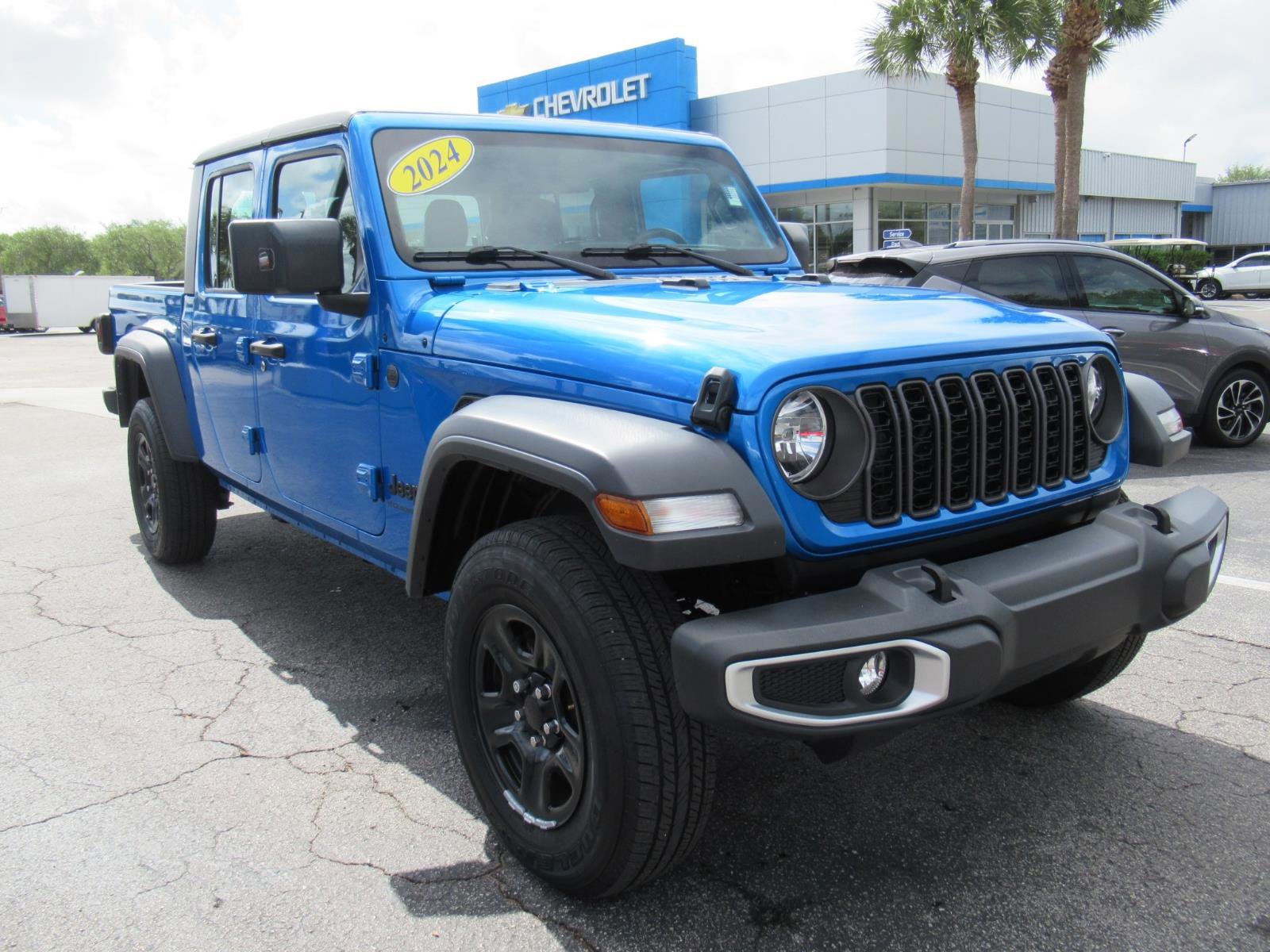 Used 2024 Jeep Gladiator Sport AWD/4WD image 4