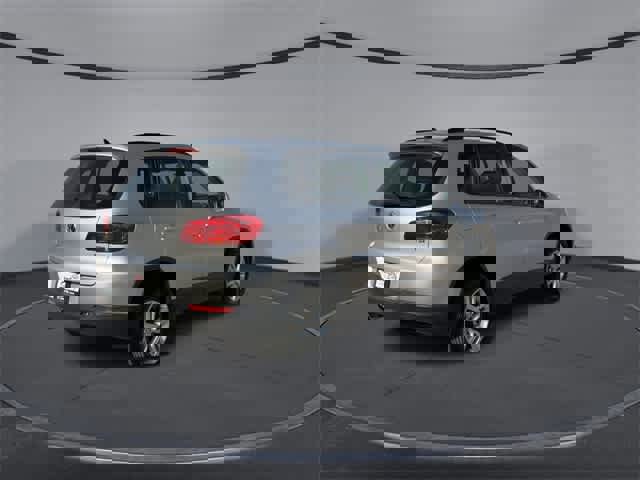 Used 2017 Volkswagen Tiguan S image 8