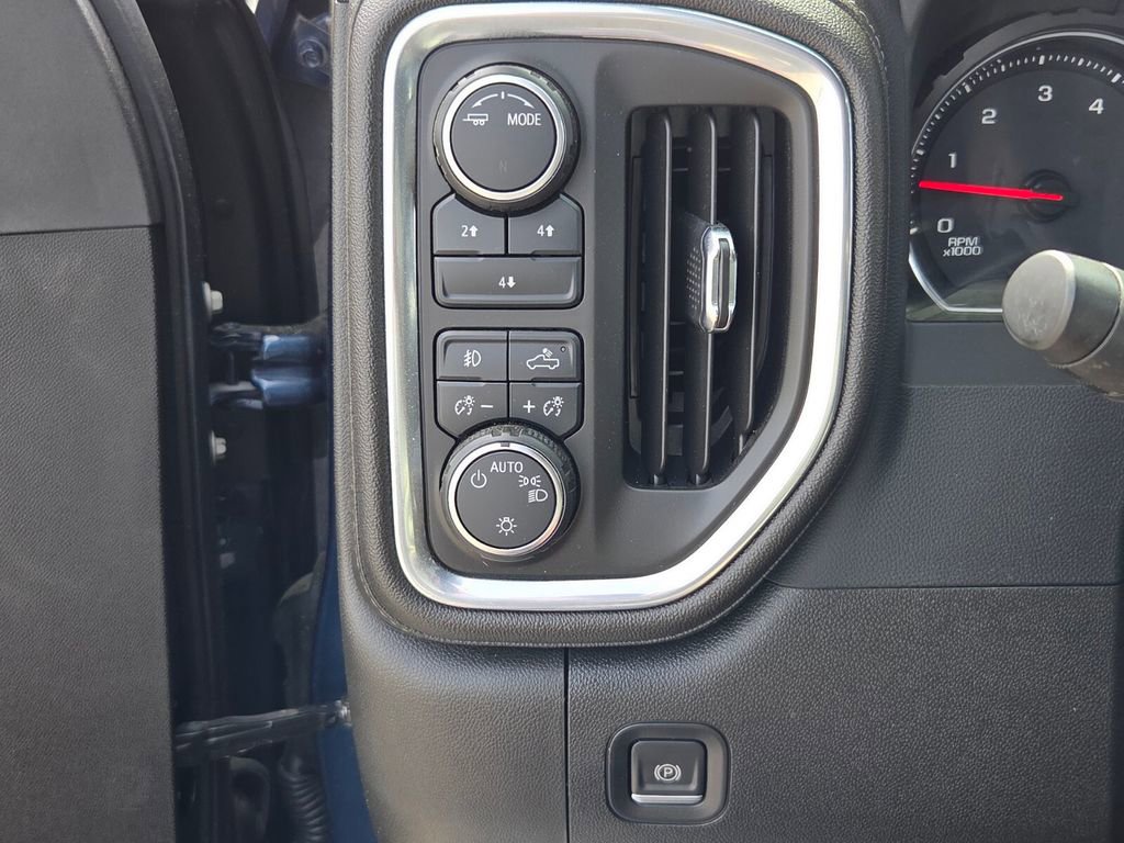 Certified 2022 Chevrolet Silverado 2500 LT w/ Convenience Package image 25
