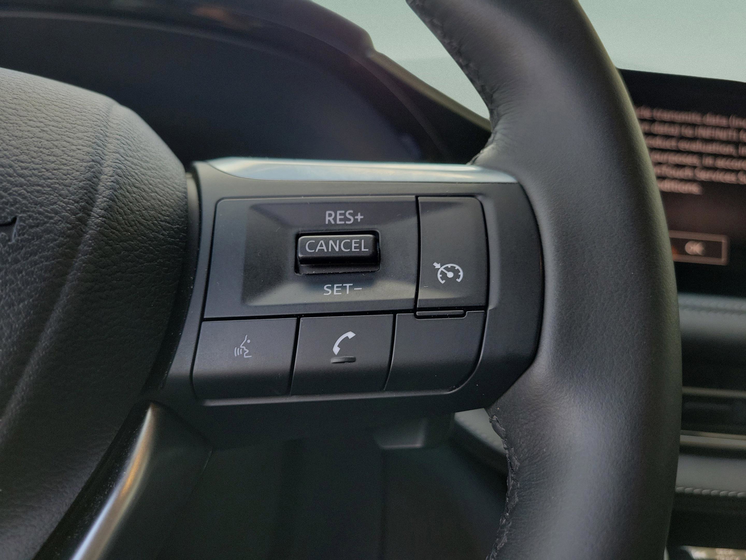 Certified 2025 INFINITI QX60 Pure image 11