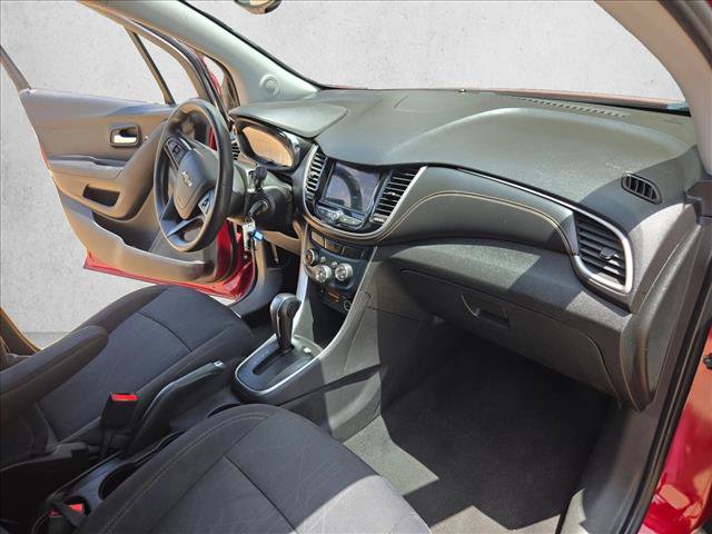 Used 2019 Chevrolet Trax LT w/ LPO, Cargo Package FWD image 21
