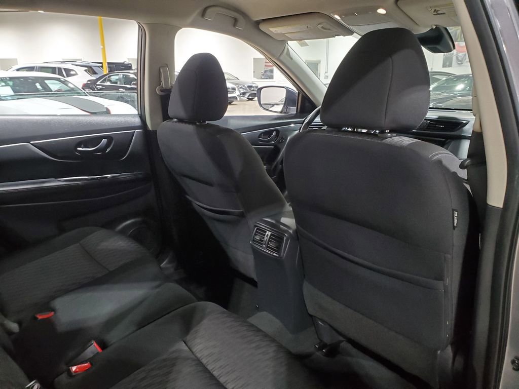 Used 2020 Nissan Rogue S FWD image 20