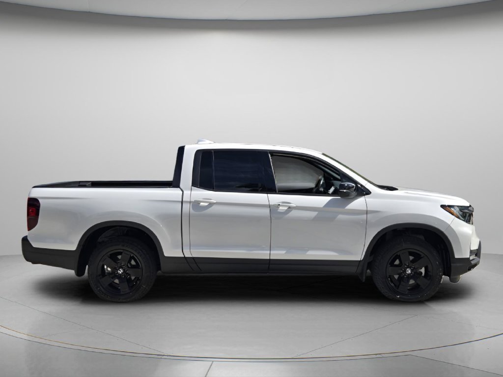 Certified 2025 Honda Ridgeline Black Edition image 3