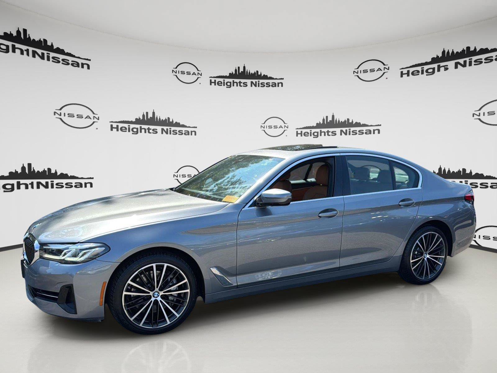 Used 2023 BMW 540i xDrive w/ Premium Package AWD/4WD image 2