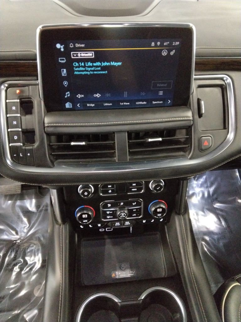 Used 2023 Chevrolet Suburban Premier image 19